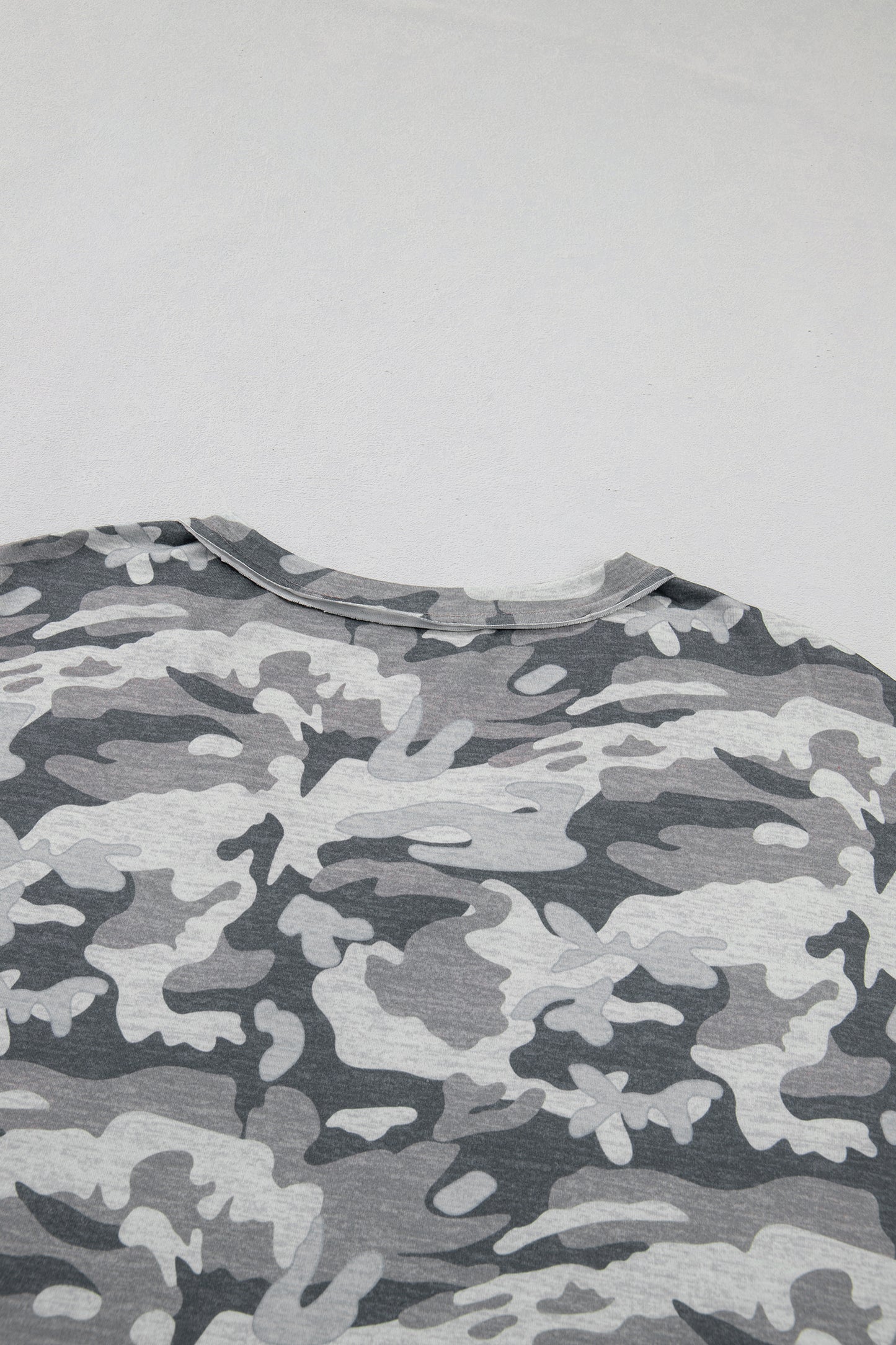 Green Retro Camouflage Print Raw Edge V Neck Tee